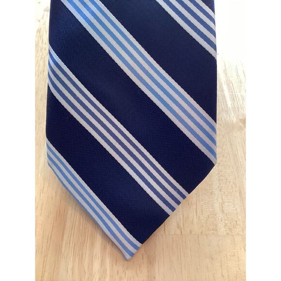 IZOD Men’s Tie blue white‎ striped 3.5” mens Designer Necktie Tie - Picture 2 of 5